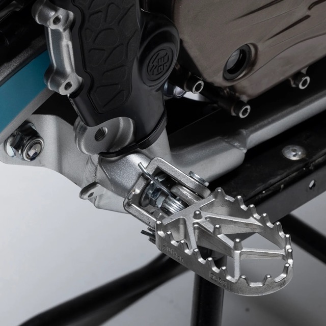 Sur-Ron Storm Bee Enduro (Road Legal) Motorcycle - Image 14